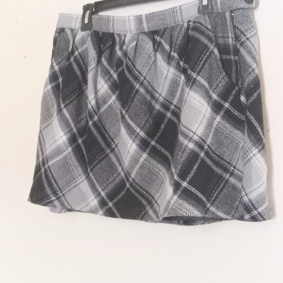 Old Navy Preppy Y2K  Schoolcore Women's Size 12 Mini Skirt - Picture 8 of 13